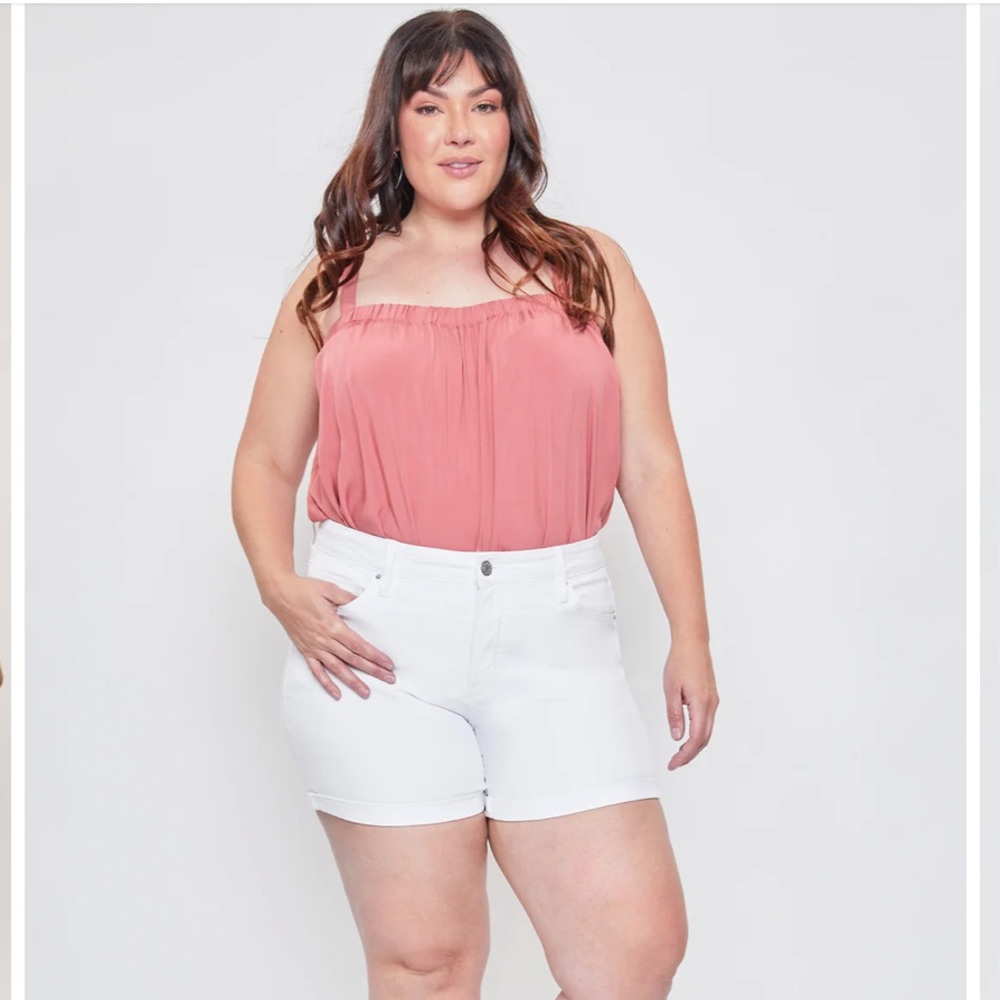 NWT! Royalty for Me Plus Women's “Hide Your Muffin Top” White Cuffed Shorts 24W